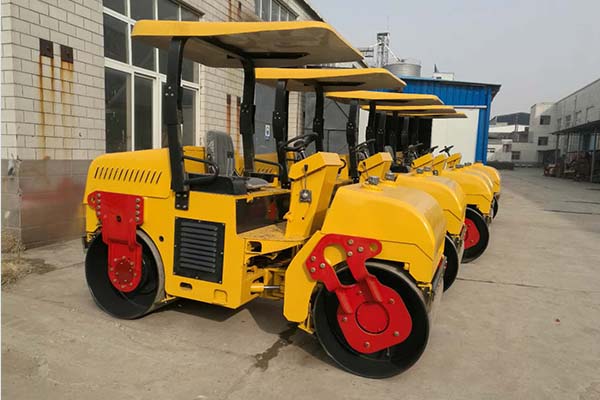 <a href='http://m.apxinya.cn/product/77.html' target='_blank'>振動壓路機</a> <a href='http://m.apxinya.cn/product/77.html' target='_blank'>振動壓路機</a>